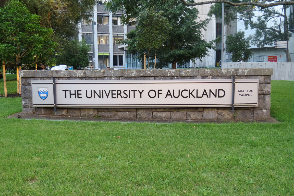 He is now university. Новая Зеландия университет of Auckland. Оклендский Технологический университет. Оклендский университет кампусы. Оклендский университет история.