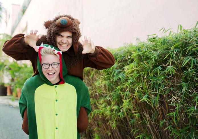 YouTubers Tyler Oakley and Korey Kuhl to Compete in The Amazing Race - Gay  Nation