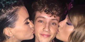 Troye Sivan & Ruby Rose Honoured at GLAAD Awards in LA Troye Sivan sandwiched by Ruby Rose (L) and Taylor Swift (R) at the GLAAD Awards in LA on Saturday night - Source: Instagram