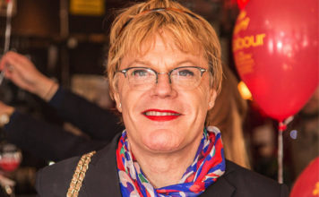 British Comedian Aims to Become the First Transgender MP in the UK Eddie Izzard