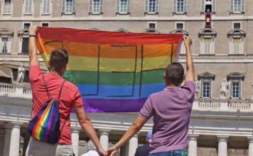 Polish Gay Couple Ask Pope Francis For Help Polish couple ask The Pope for help (Instagram)