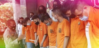 Publicly Shamed : Indonesian Police Make Arrests in Raid on Jakarta Gay Party Indonesian gay party detainees