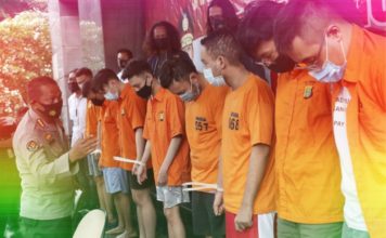 Publicly Shamed : Indonesian Police Make Arrests in Raid on Jakarta Gay Party Indonesian gay party detainees