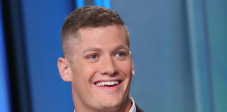 Las Vegas Raiders Footballer Becomes First Active NFL Player to Come Out as Gay Carl Nassib (Instagram)