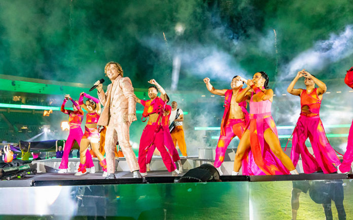 Darren Hayes performing at the SCG for 2022 Sydney Gay and Lesbian Mardi Gras Parade, SCG (Supplied)