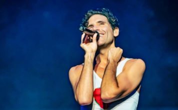 “Too Gay” – Mika Opens Up About Homophobia In The Music Industry & The Pressure To Come Out Mika