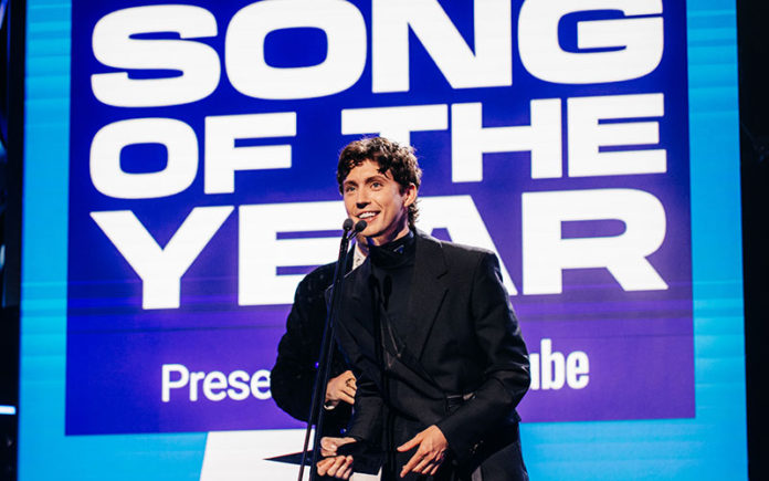 Troye Sivan accepts the Song of the Year ARIA (Supplied - ARIA Awards)