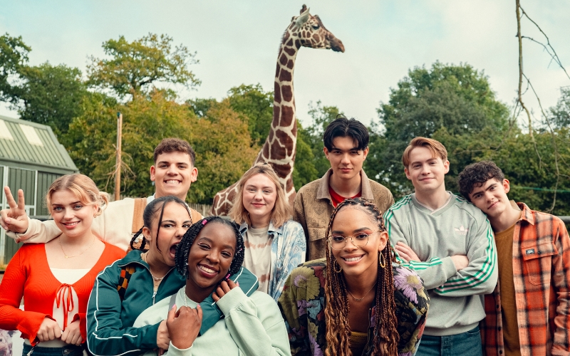 Rhea Norwood, Toby Donovan, Leila Khan, Corinna Brown, Kizzy Edgell, Will Gao, Yasmin Finney, Kit Connor, Joe Locke in a scene from Season 3 of Heartstopper. (Samuel Dore / Netflix)